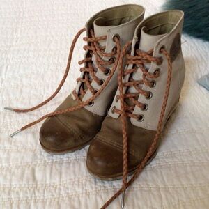Sorel PDX wedges, size 7
